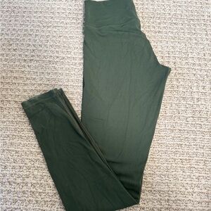 Aritzia Golden Women’s Butter Leggings Medium